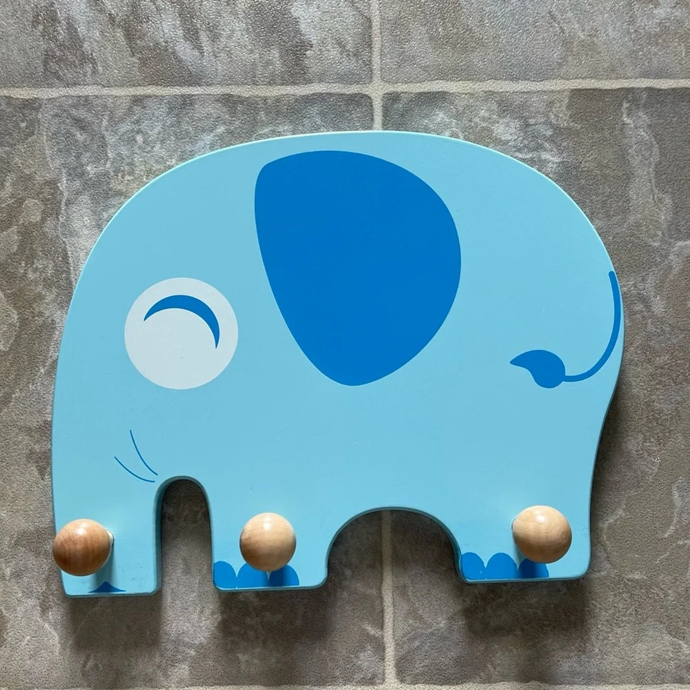 Imagination Generation Wooden Elephant Kids Clothing Rack - Picture 8 of 10